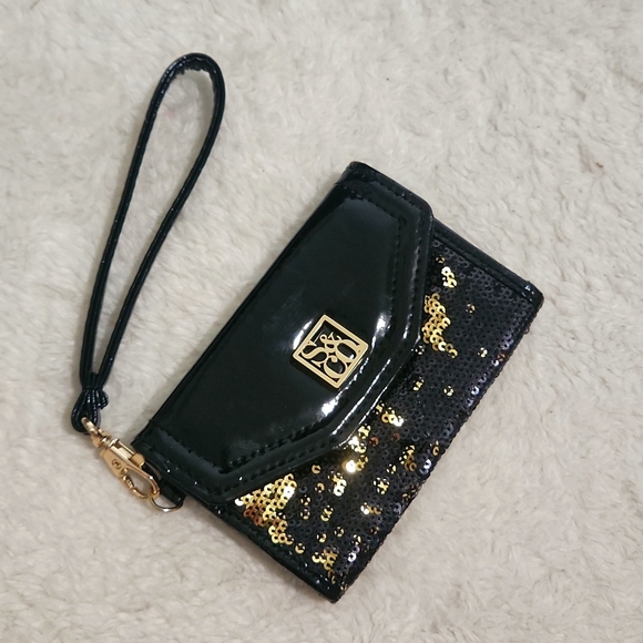 Style & Co. Black & Gold Sequins Wristlet - Picture 2 of 8